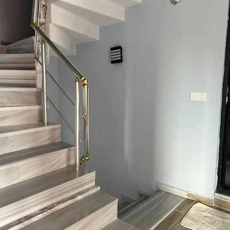 Duplex With Garden *