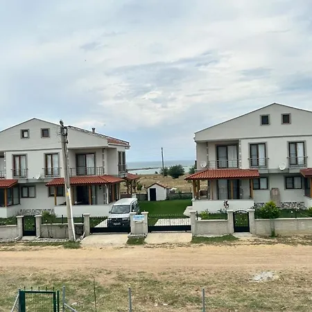 Duplex With Garden Hotel *